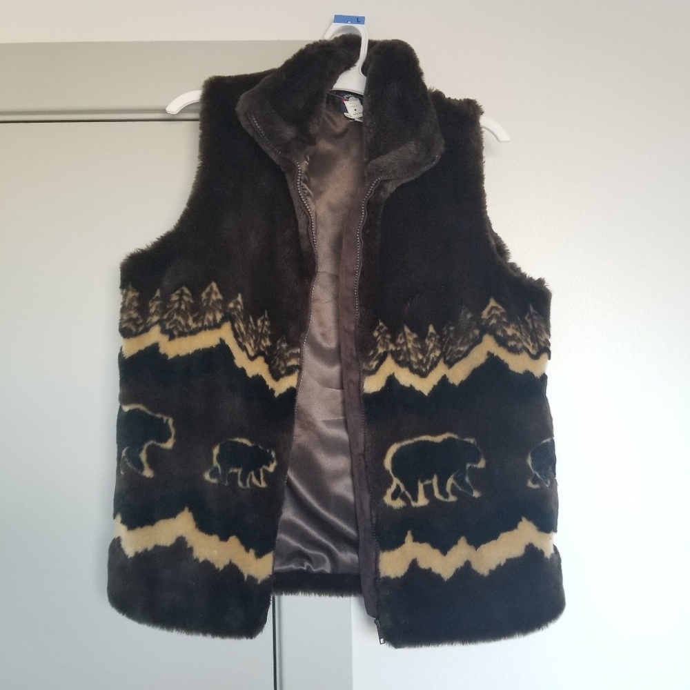 NWT Amazing thick furry vest with bears